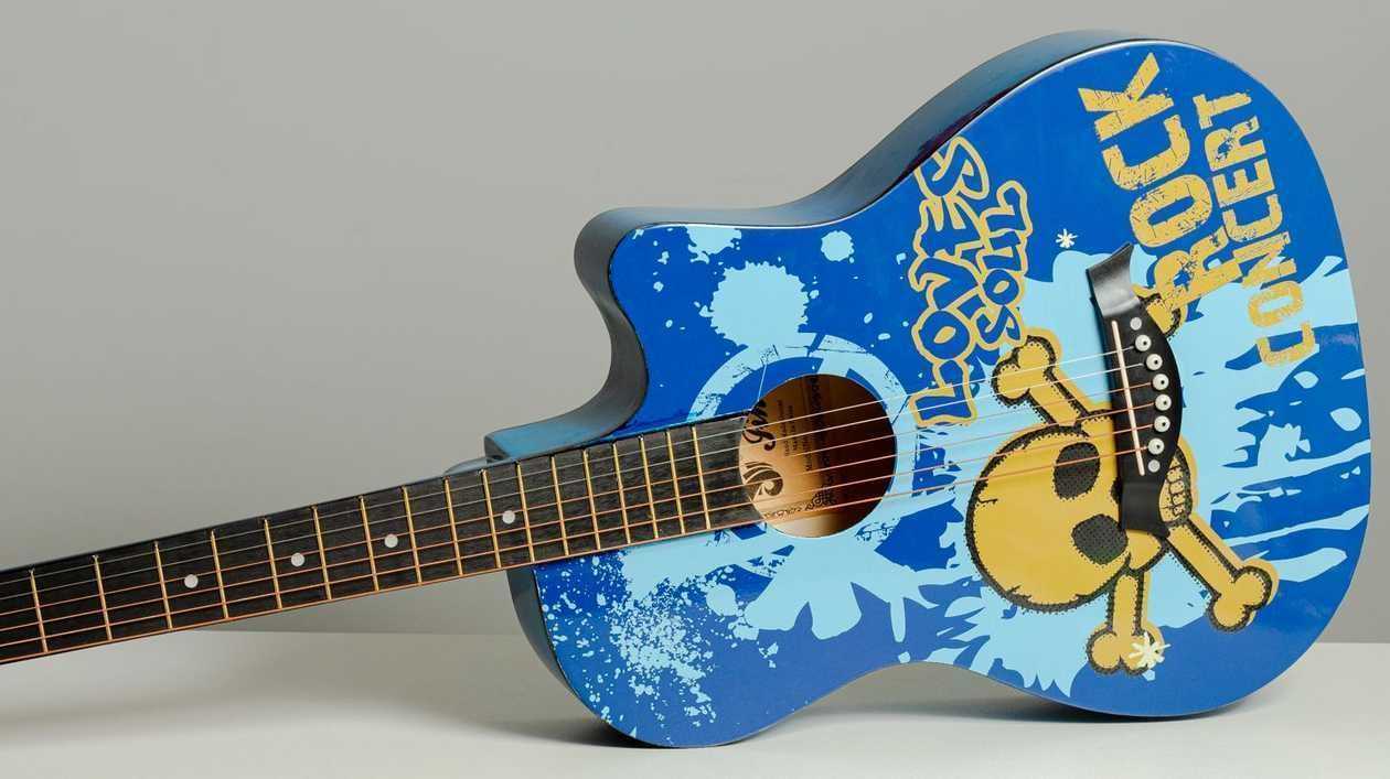 Guitar (blue color) 2001182000008