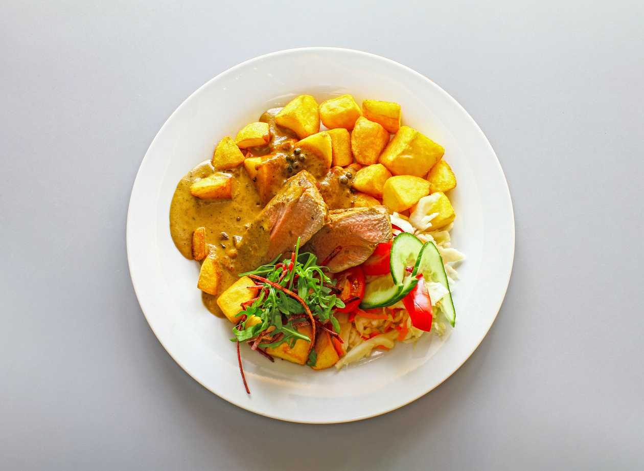 Pork Tenderloin With Pepper Sauce, Roasted Potatoes