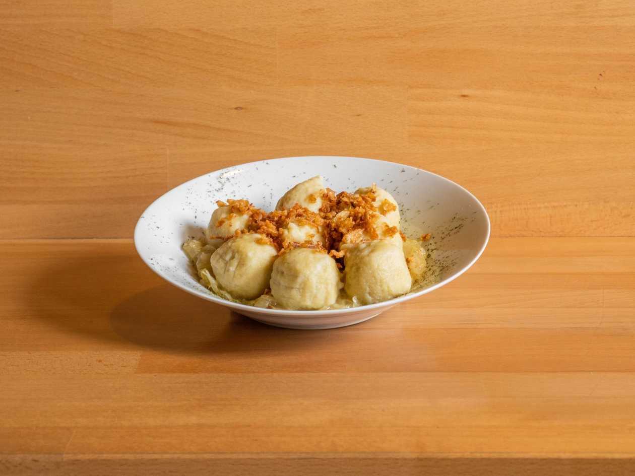 Potato Dumplings Stuffed With Smoked Meat, With Cabbage And Fried Onion 400g (Allergens 1,3)