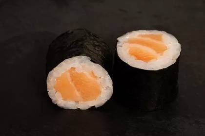 Salmon Hosomaki