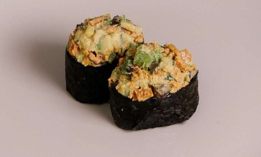 Gunkanmaki sałatka vege - 2 szt -