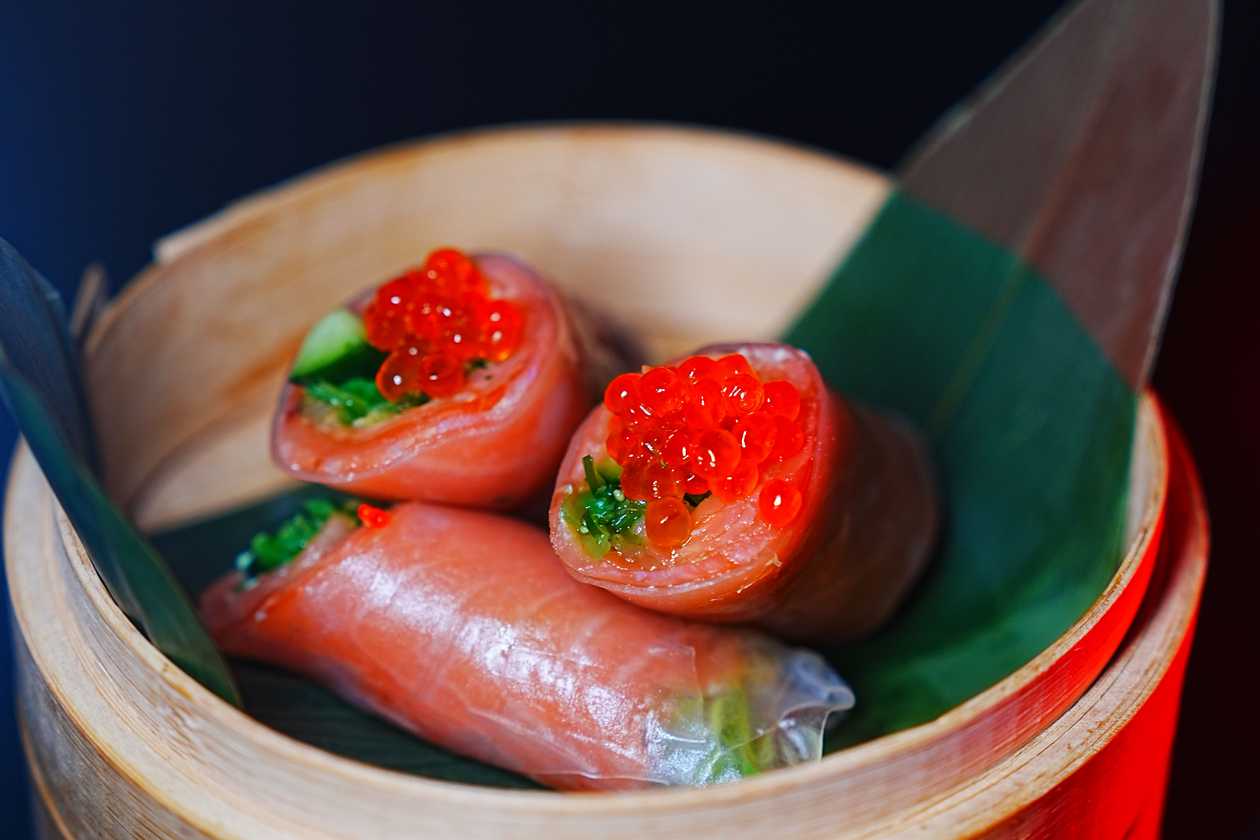 Smoked Salmon Crystal Roll (3 pcs)