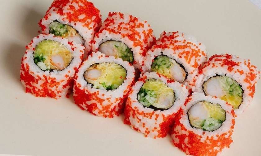 Uramaki krewetka tobiko -8 szt-