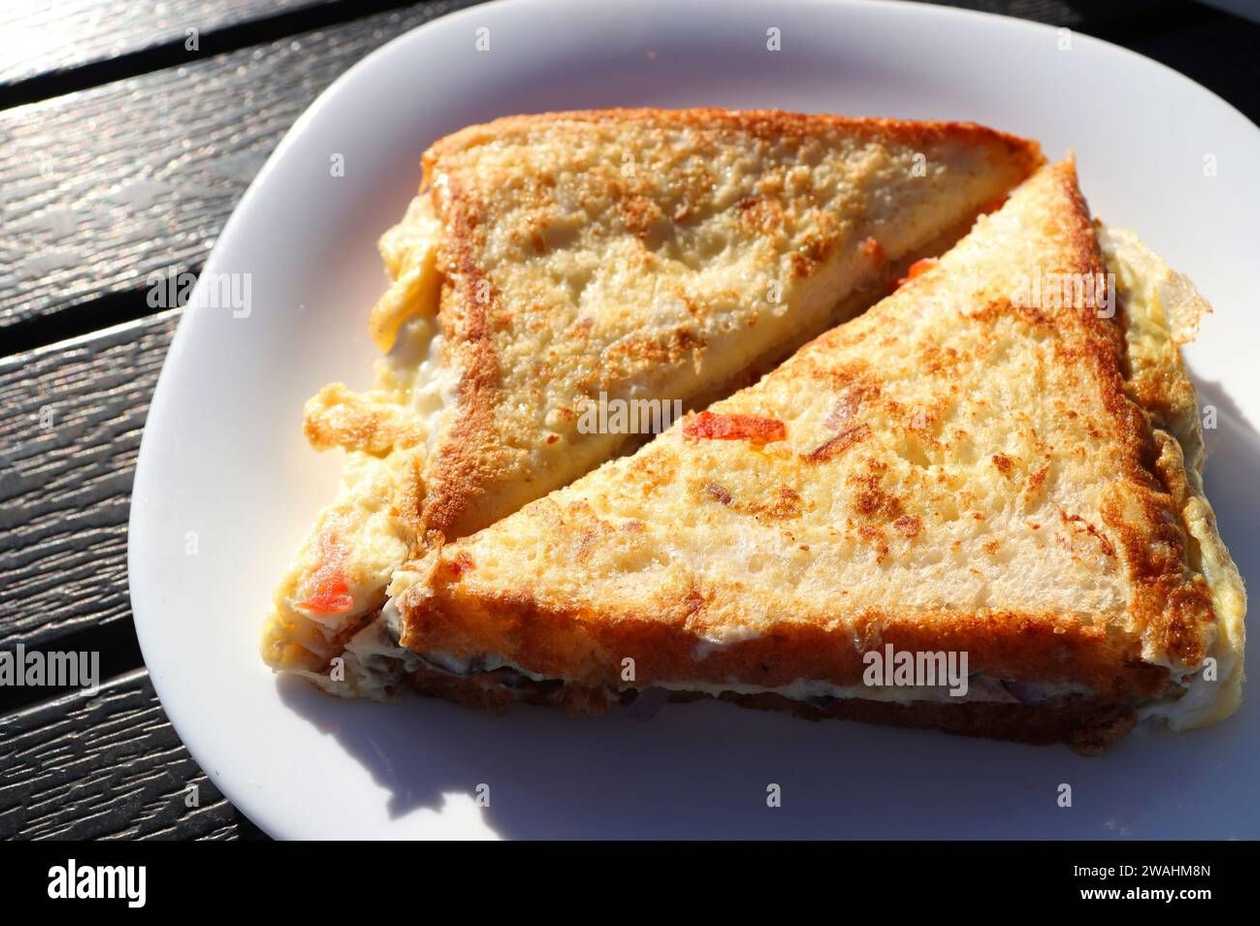 Kyebom (Ghanaian Omelette Sandwich)
