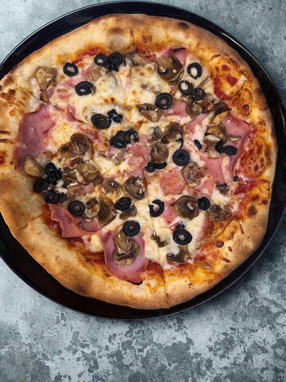 Capricciosa Pizza