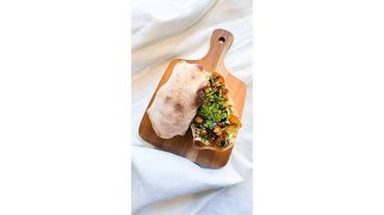Hummus And Vegetable Sandwich