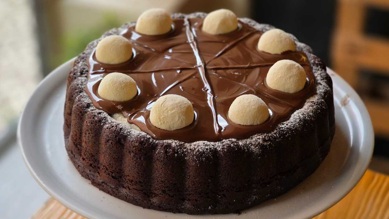 Fatia Charlotte massa chocolate Nido com Nutella