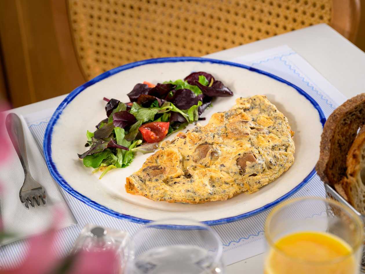 Omletă cu ciuperci de pădure si trufe
