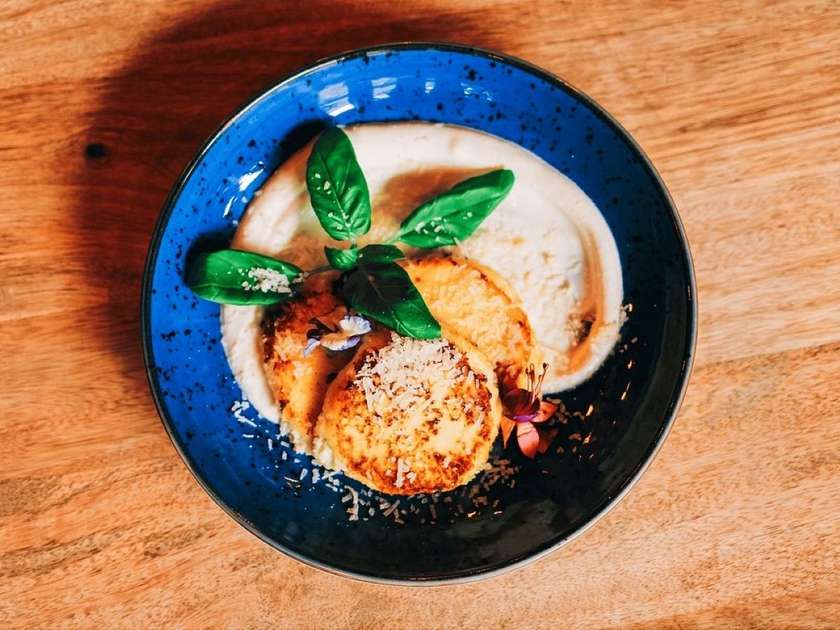 Cheesecakes with Truffle Cream