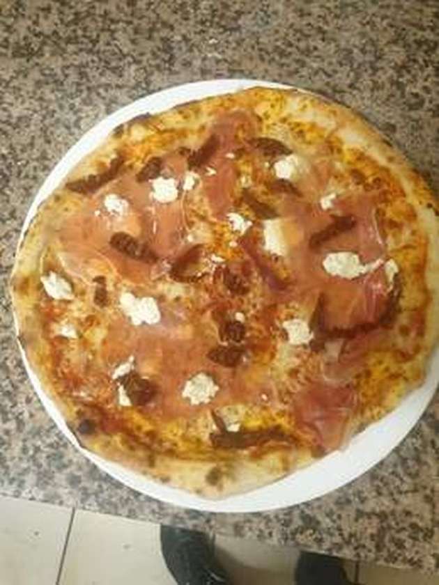 Medium Philadelphia Pizza