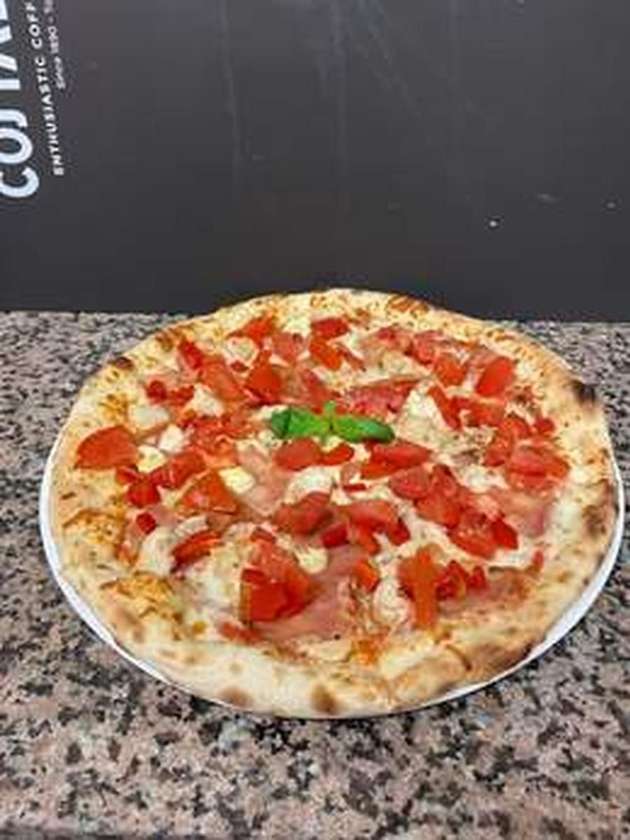 Medium Special Chicken Pizza