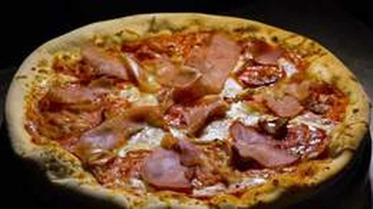 Family Cannibal Pizza