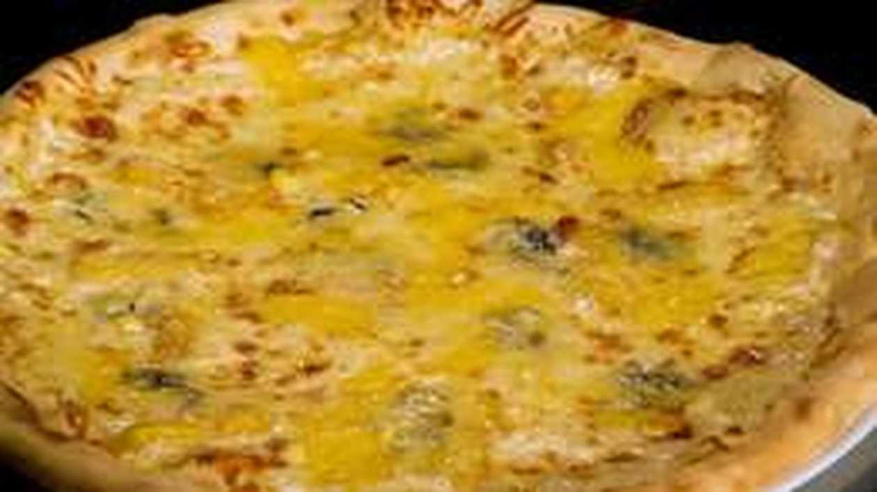 Small Quattro Formaggi Pizza