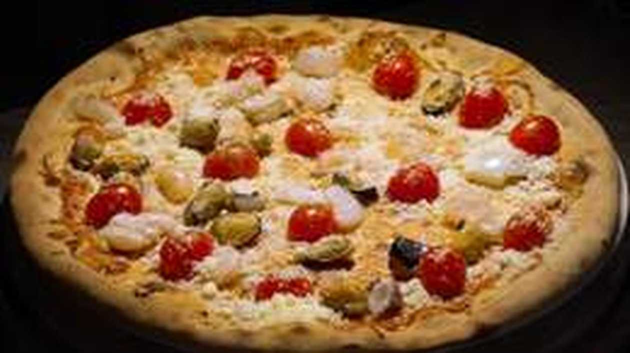 Medium Mediterranean Pizza