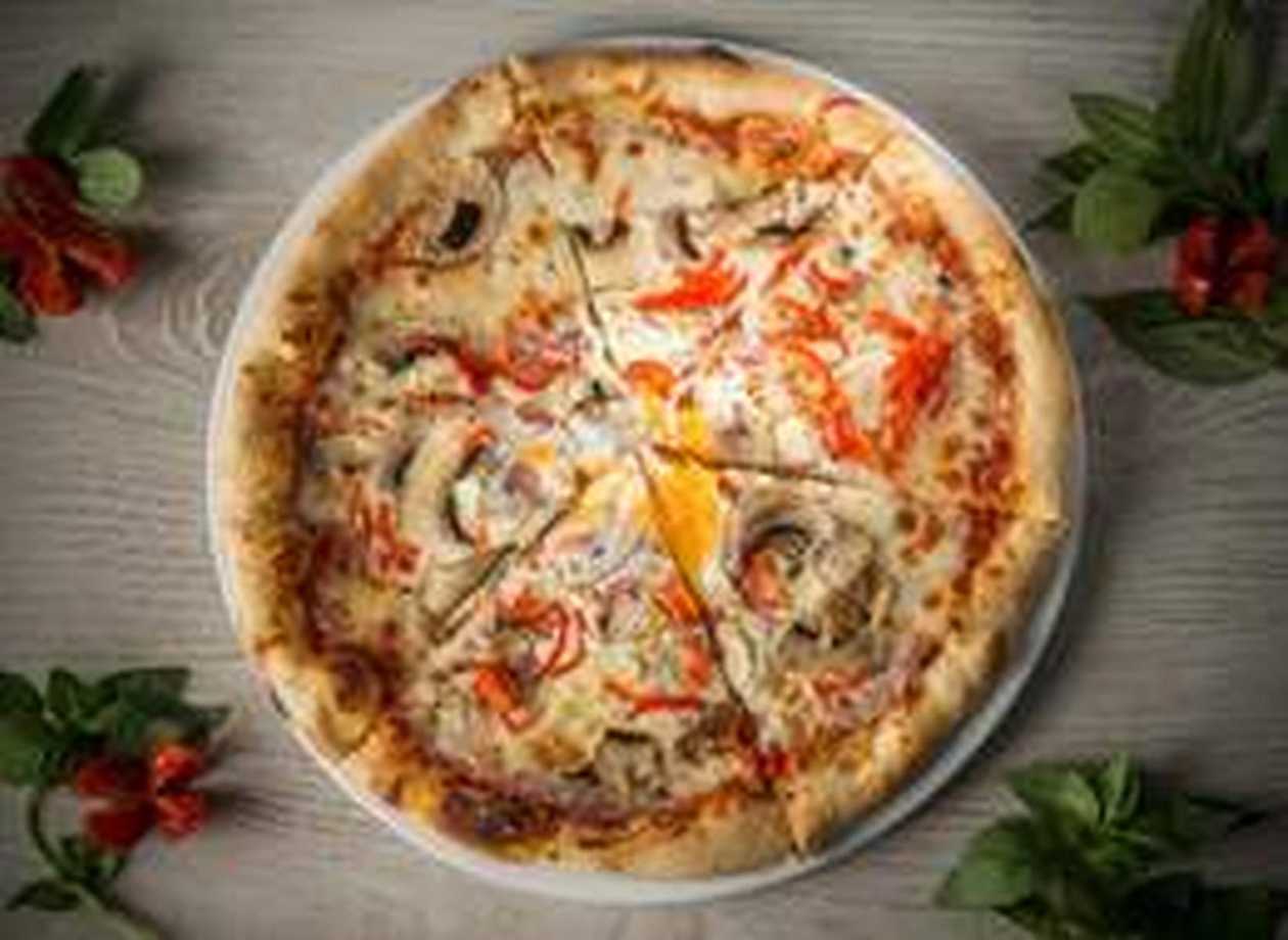 Family Capriciosa Pizza