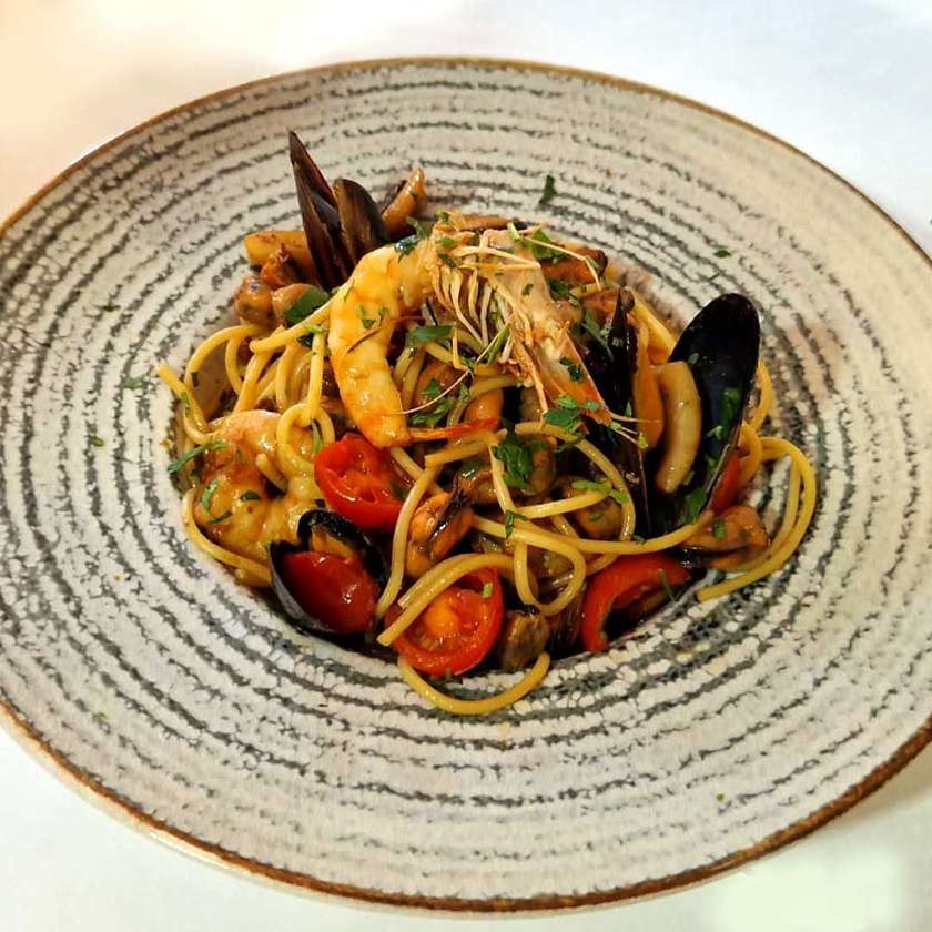 Spaghete cu fructe de mare