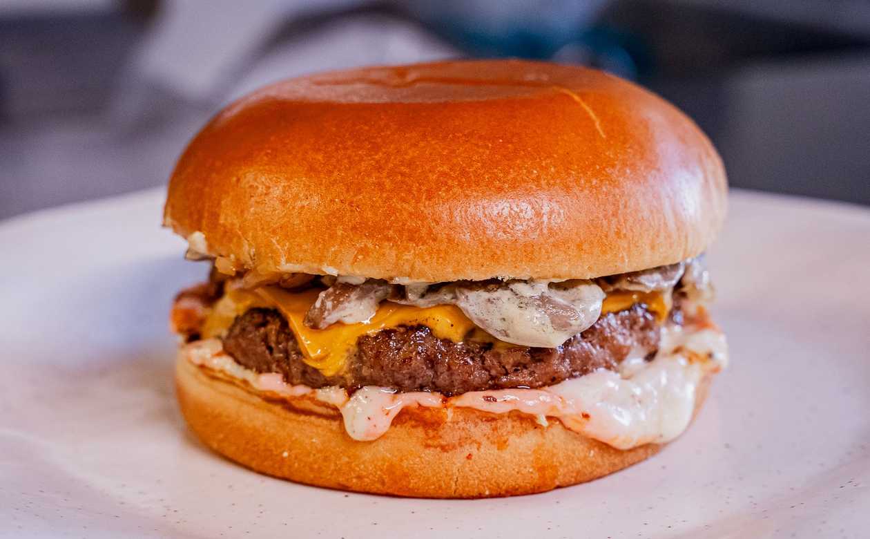 Wagyu Japanese Burger with Truffles Oil