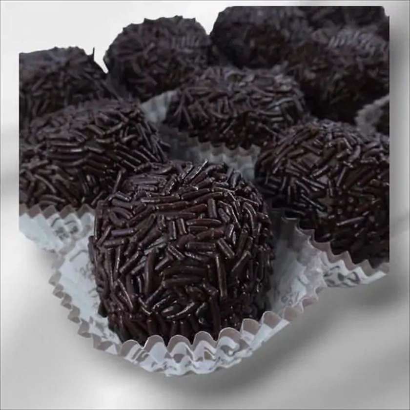 Chocolate Brigadeiros (10 Units)