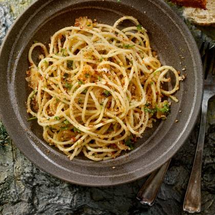 SPAGHETTI AGLIO OLIO E PEPPERONCINO