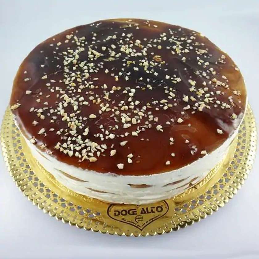 Biscuit and Cream Cake (1.2kg)