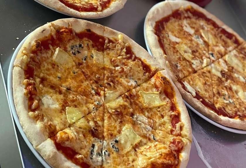 PIZZA 4 SYRY