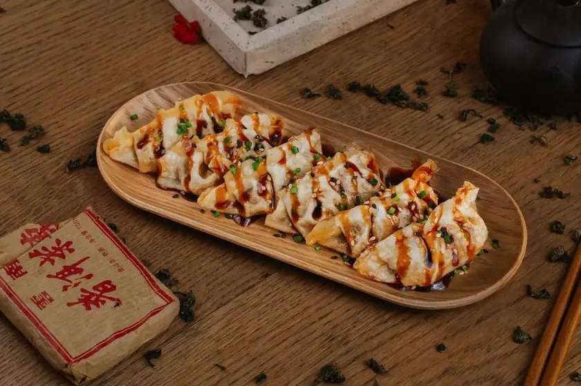 Pierożki Gyoza z kurczakiem i grzybami mun (6 szt.)