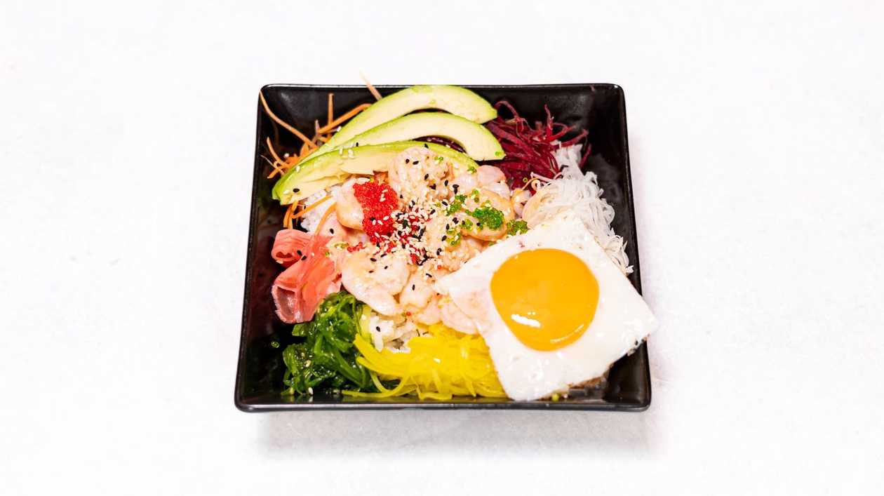 P9. UDON POKE BOWL S KREVETAMI