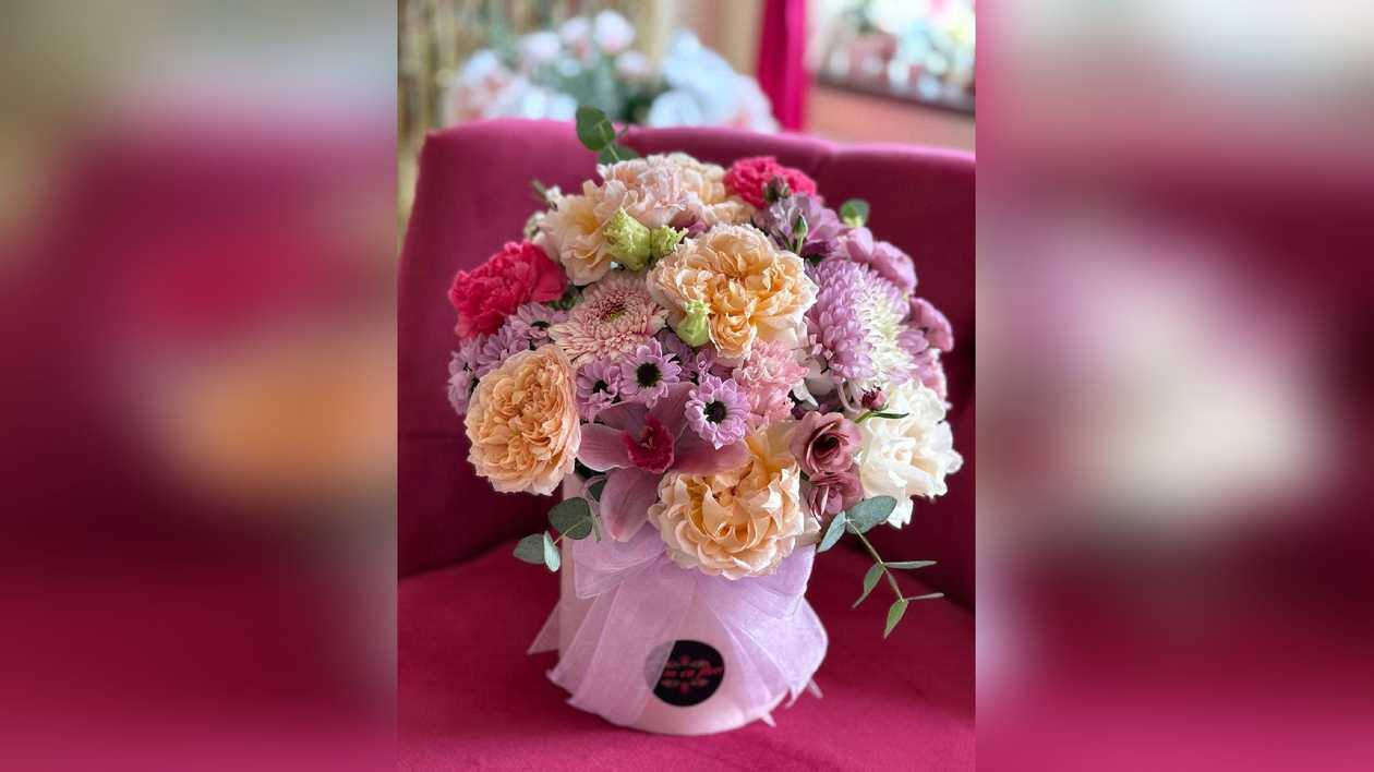 Medium Arrangement Pastel Colors