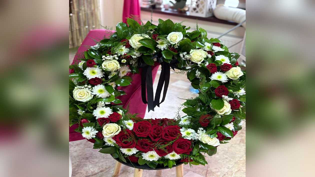 White and Red Chromatic Funeral Wreath 60 cm