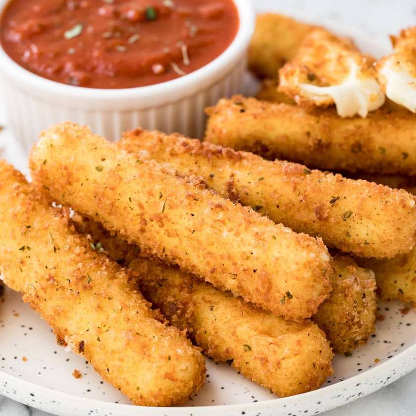 Mozzarella Sticks (5 pieces)