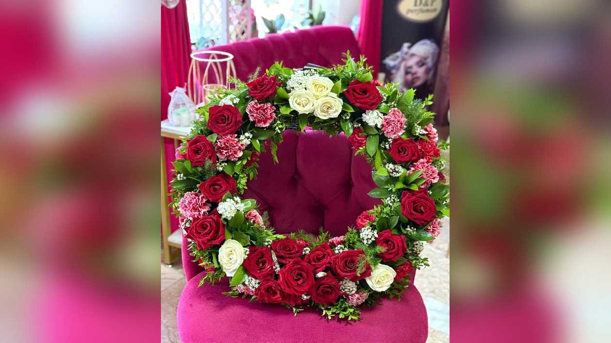 Red Roses Funeral Wreath 60 cm