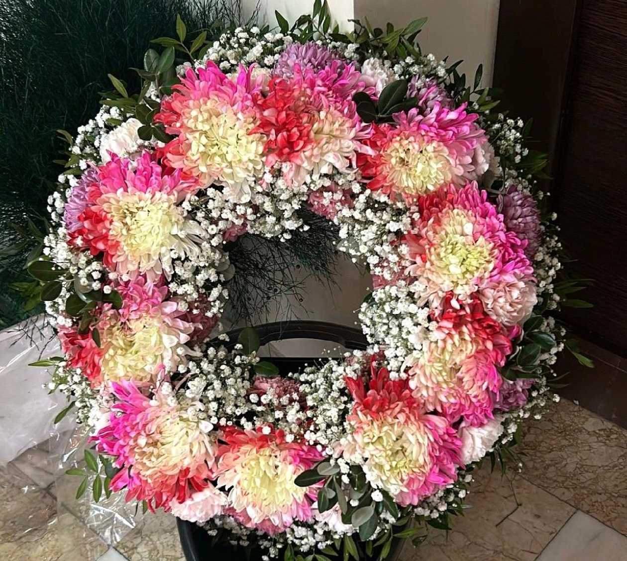 Colorful Chrysanthemum Funeral Wreath 45 cm