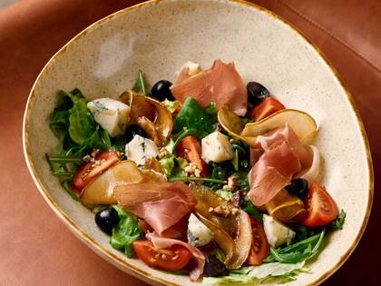 Salad with Prosciutto, Pear, and Grapes