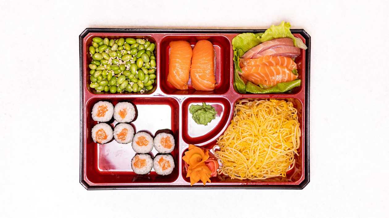 B9. SASHIMI BENTO