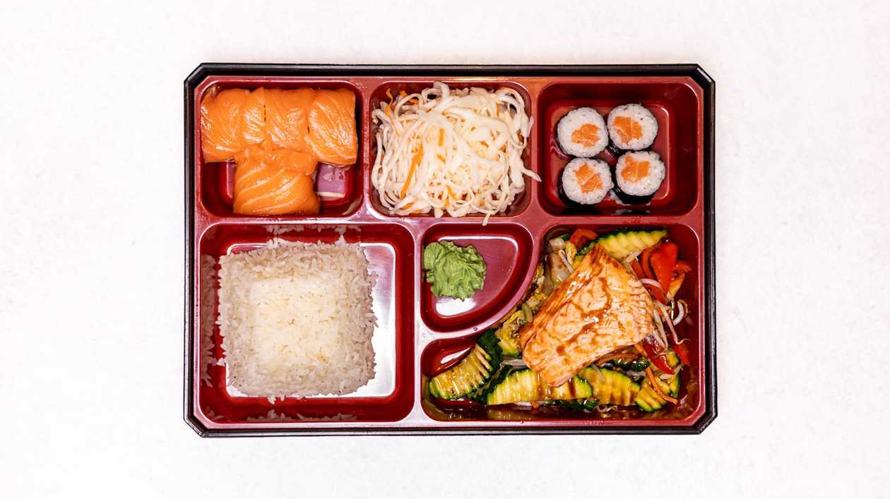 B4. SAKE BENTO