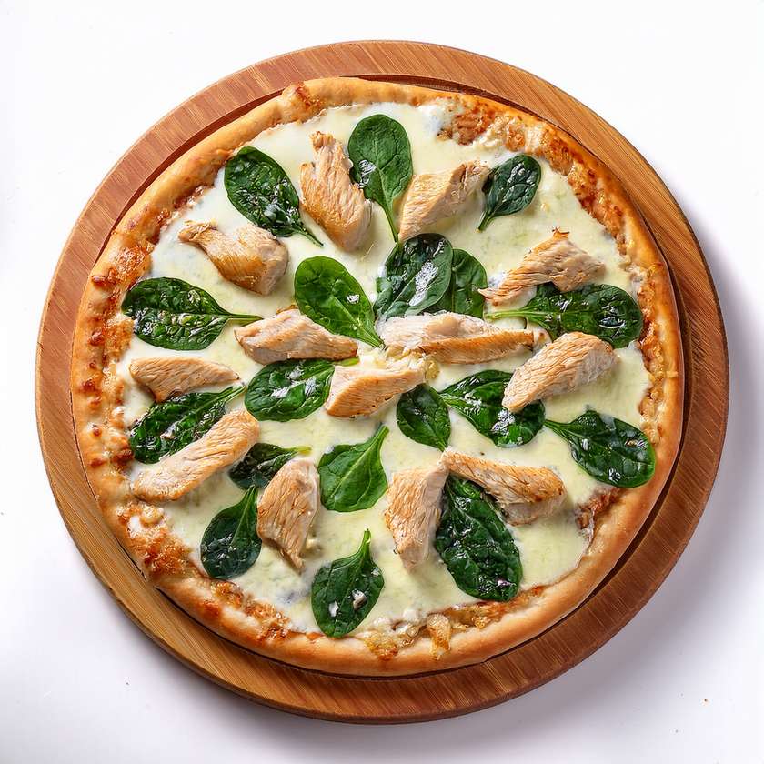 Chicken and spinach pizza
