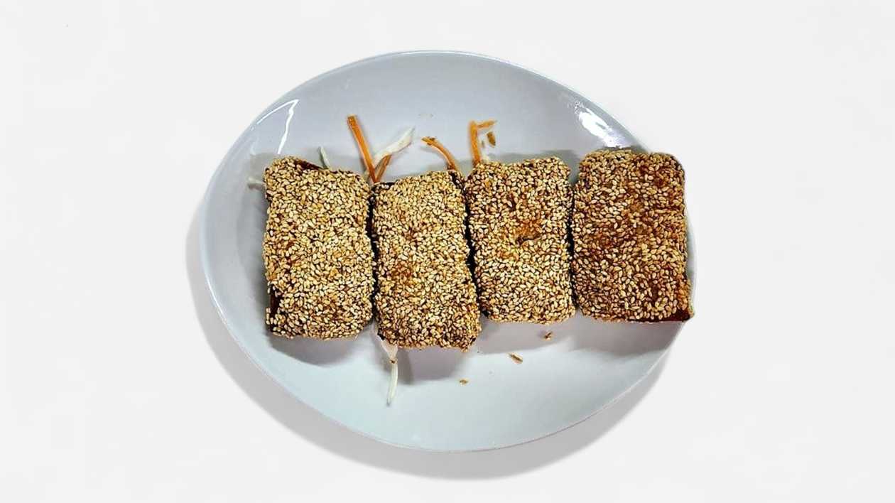 9. Sesame Prawns On Toast (4pcs)