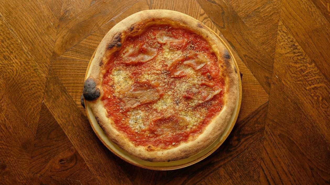 Pizza Amatriciana (G) (D)