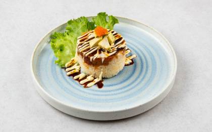 Spicy tuna cake