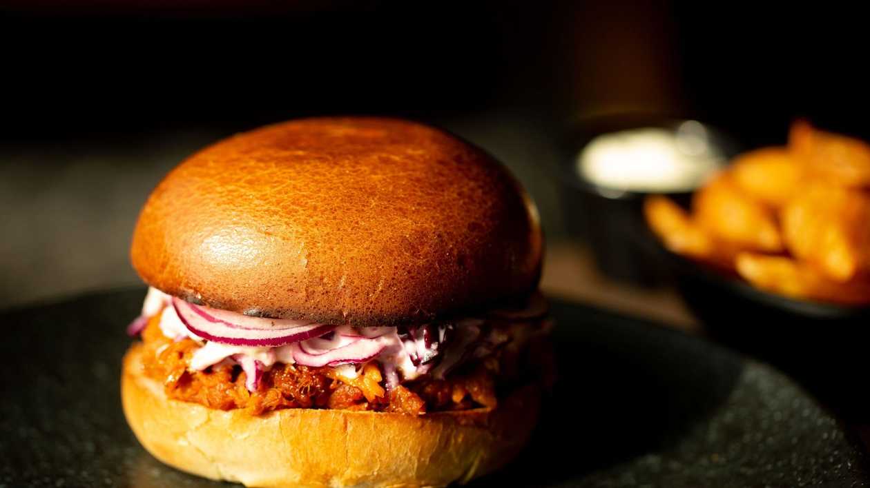 BBQ pulled pork burger
