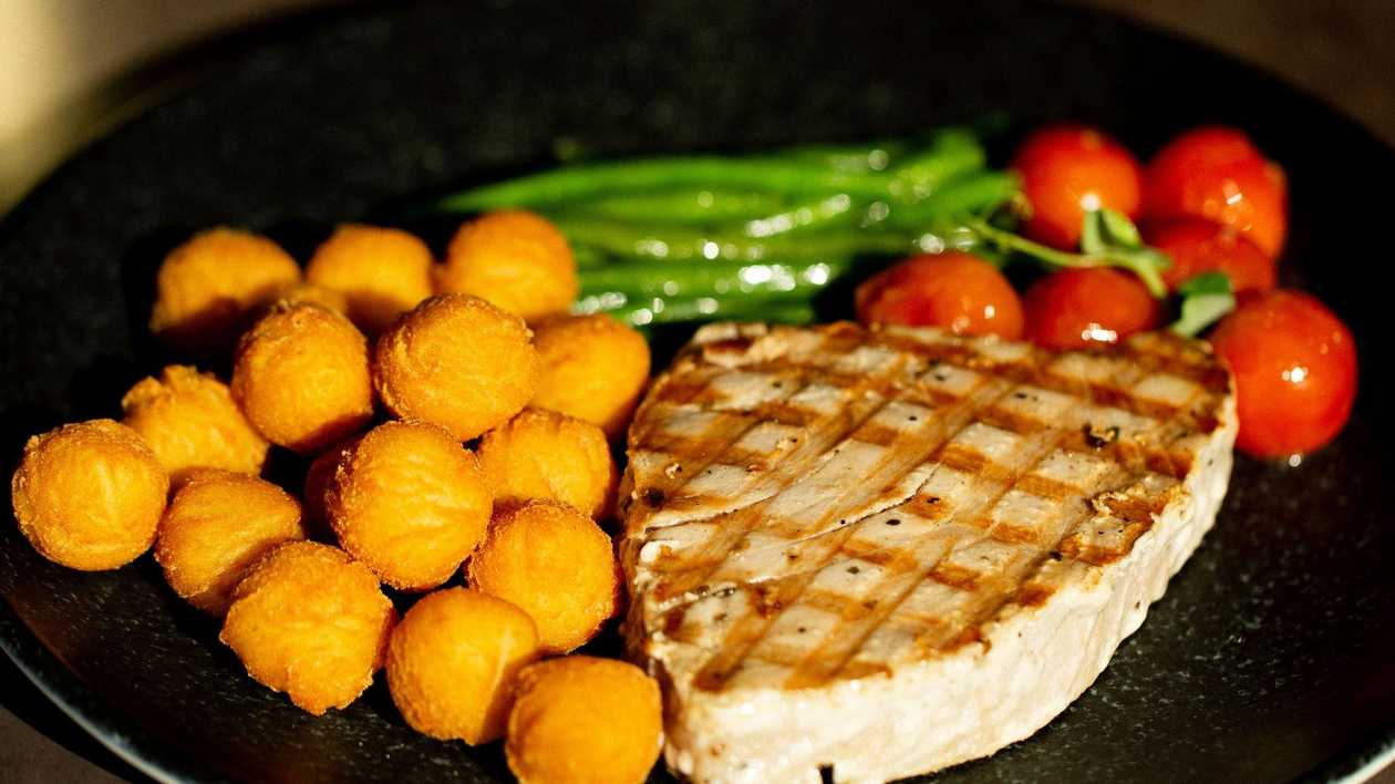 Tuna steak