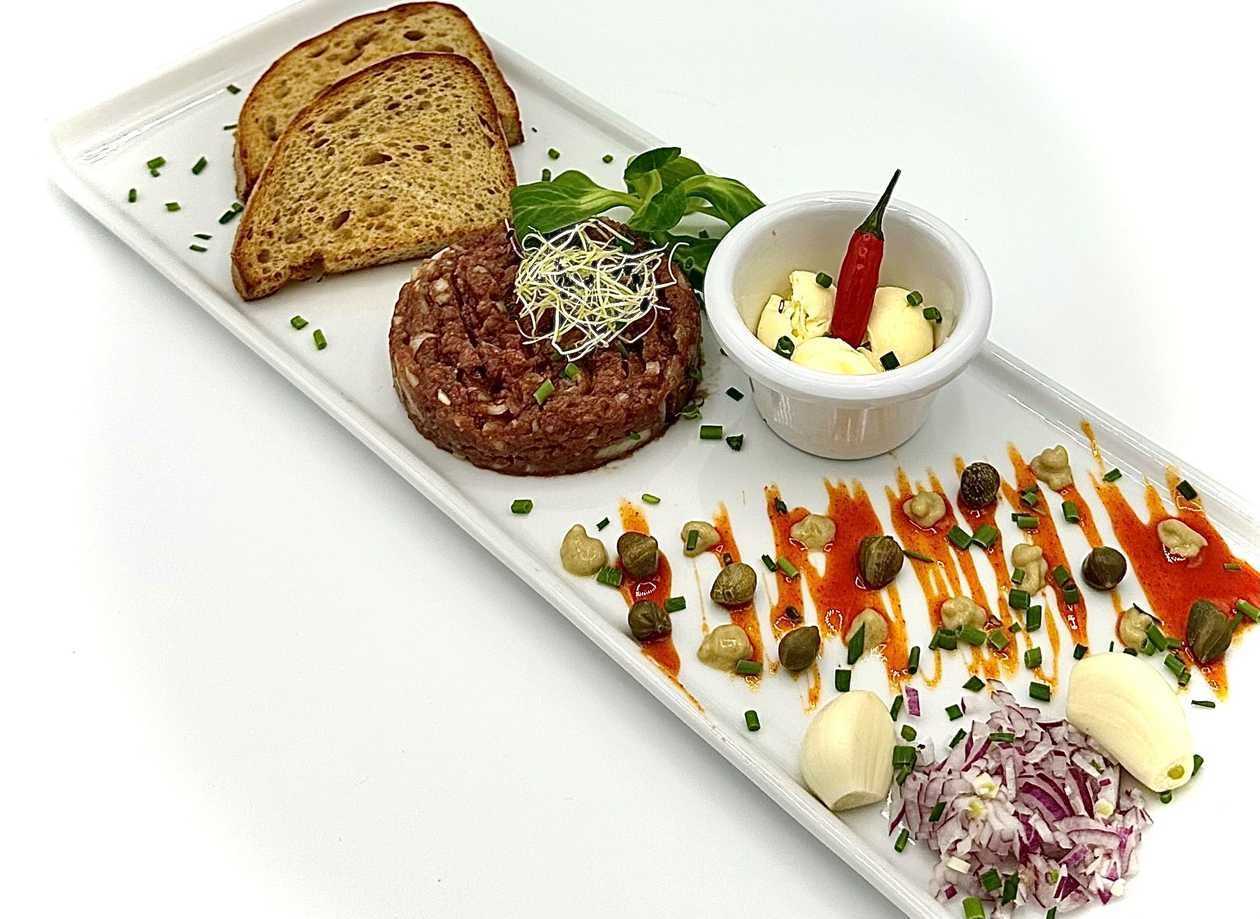 TATARÁK ZO SVIEČKOVICE