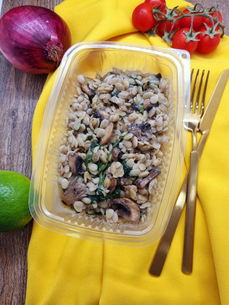 Risotto de massa pevide, cogumelos e espinafres (vegetariano)