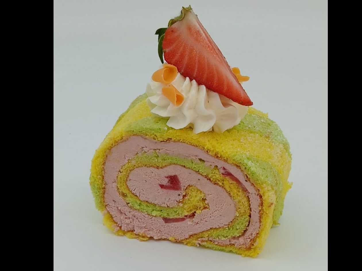 VELIKONOCE - smetanová roláda jahoda