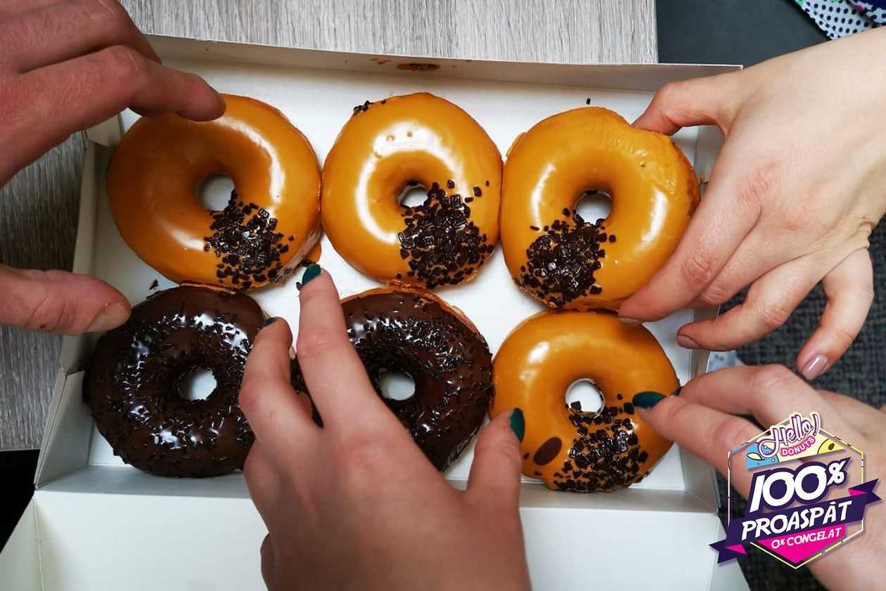 1 Pepsi Max 500 ml din partea noastra la 4 Donuts si 1 Apa Plata 500 ml