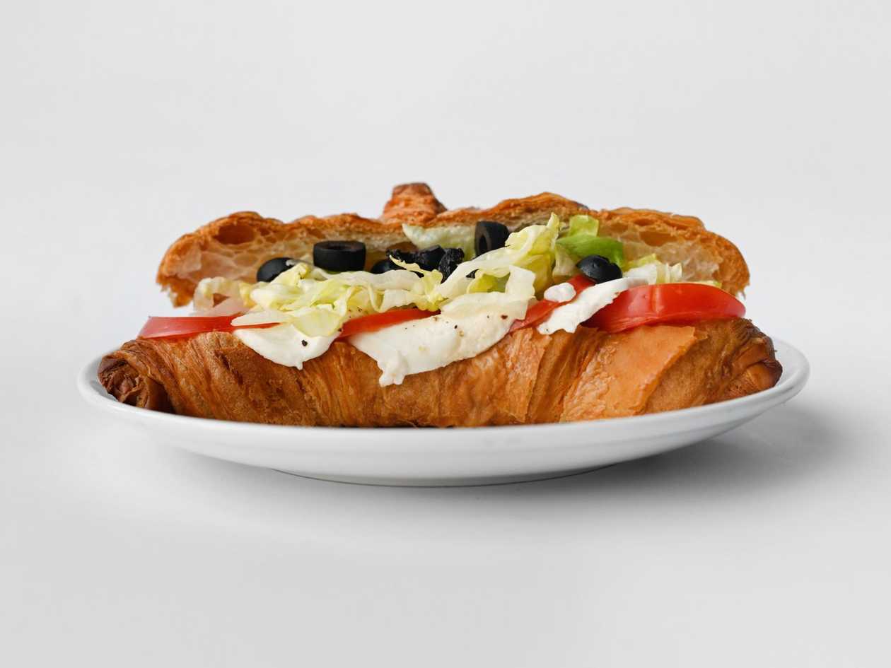 Croissant Caprese