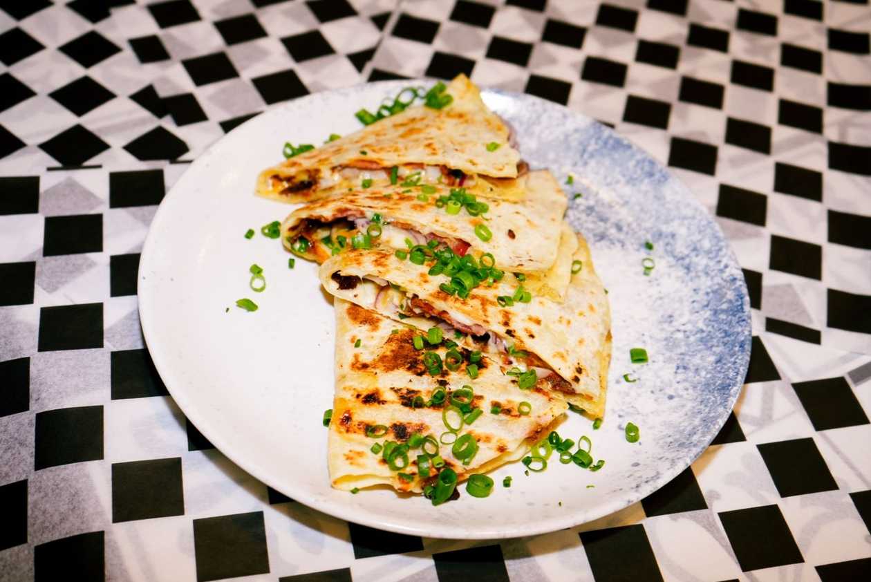 QUESA CHICKEN