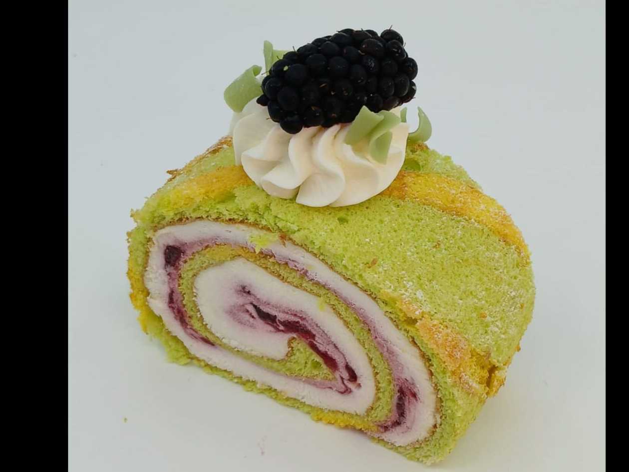 VELIKONOCE - smetanová roláda višeň