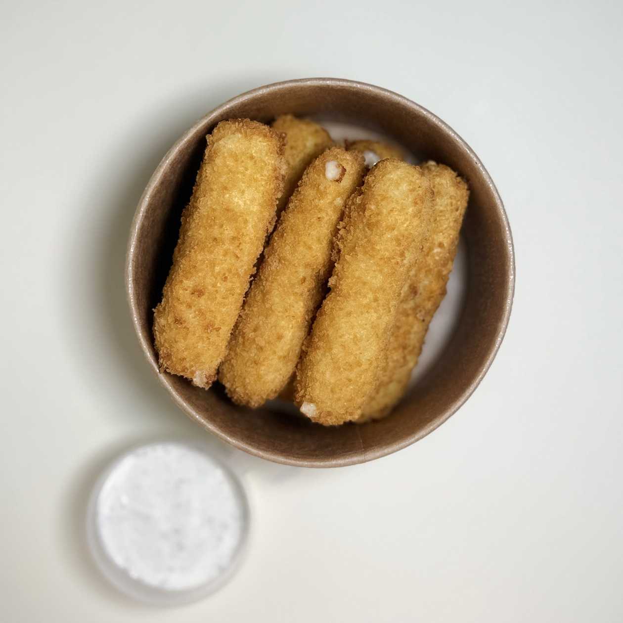 Cheese sticks with sour cream and garlic sauce