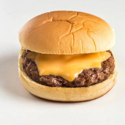 Cheeseburger (300g) Cartofi 100g bautura